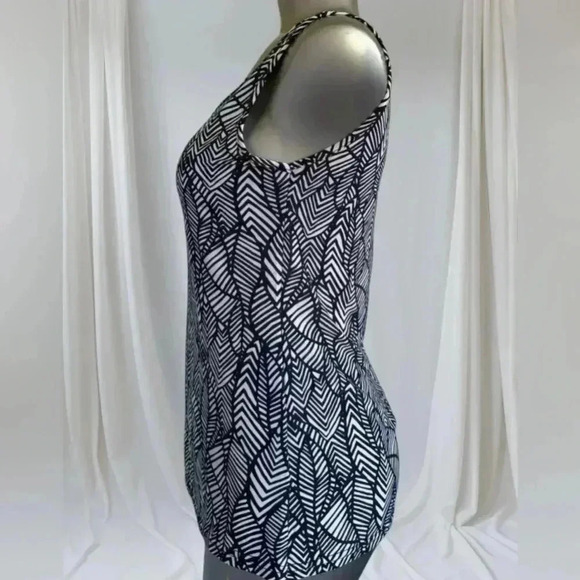 FREE 💟Women’s Printed Tank Top - Picture 6 of 15